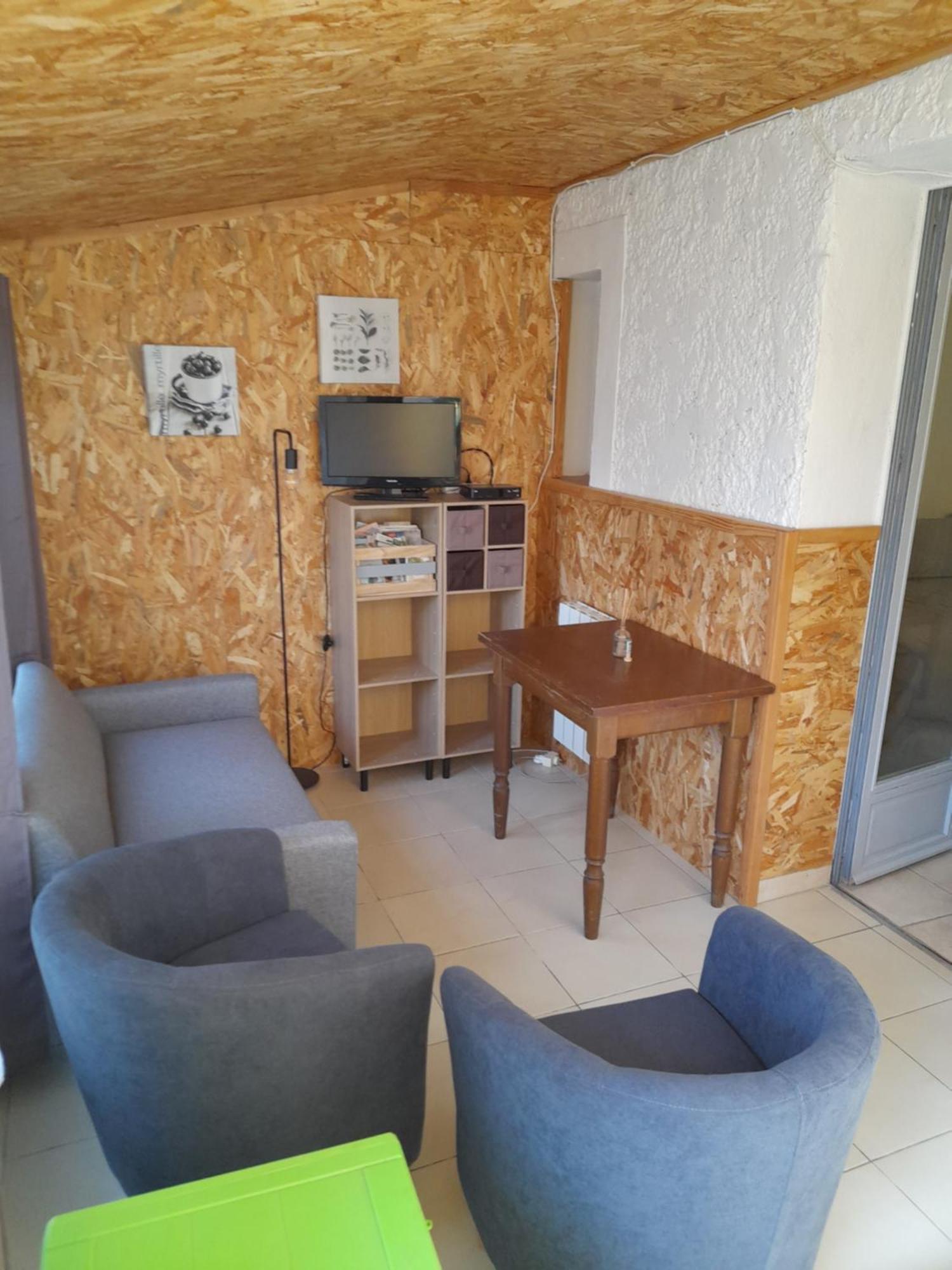 Chambres D'Hotes Chez Cecile A Lagnes Luaran gambar